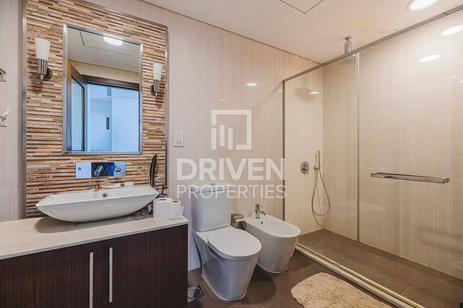 Desirable Apt | Burj View | Prestigious Location - Image 13