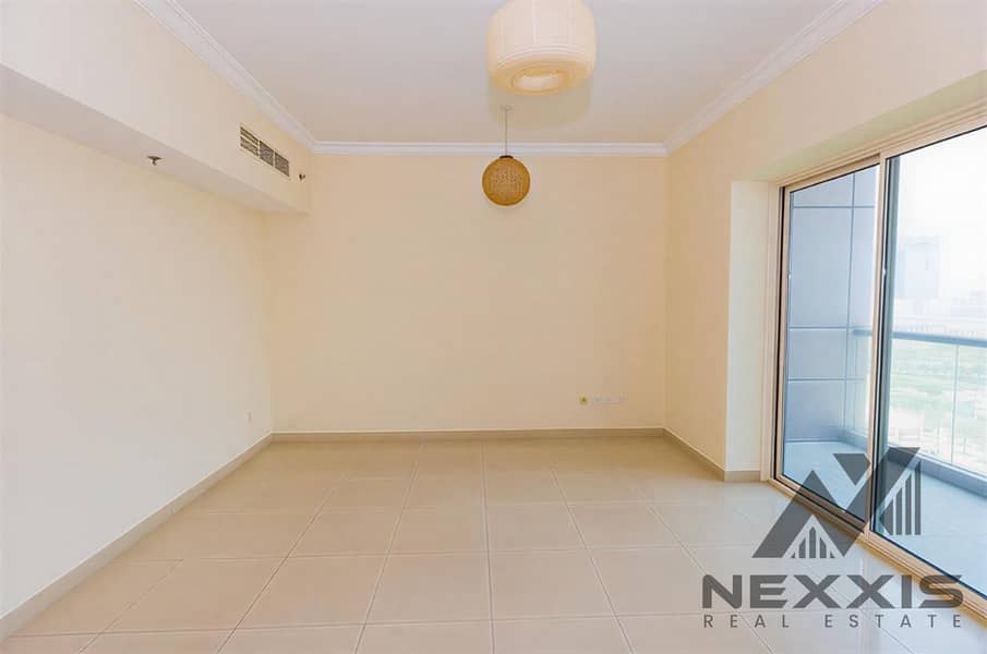 HUGE LAYOUT | LAKE VIEW | FAMILY ORIENTED