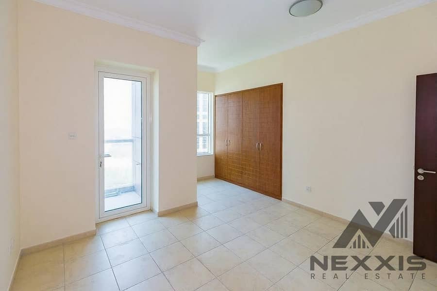 HUGE LAYOUT | LAKE VIEW | FAMILY ORIENTED