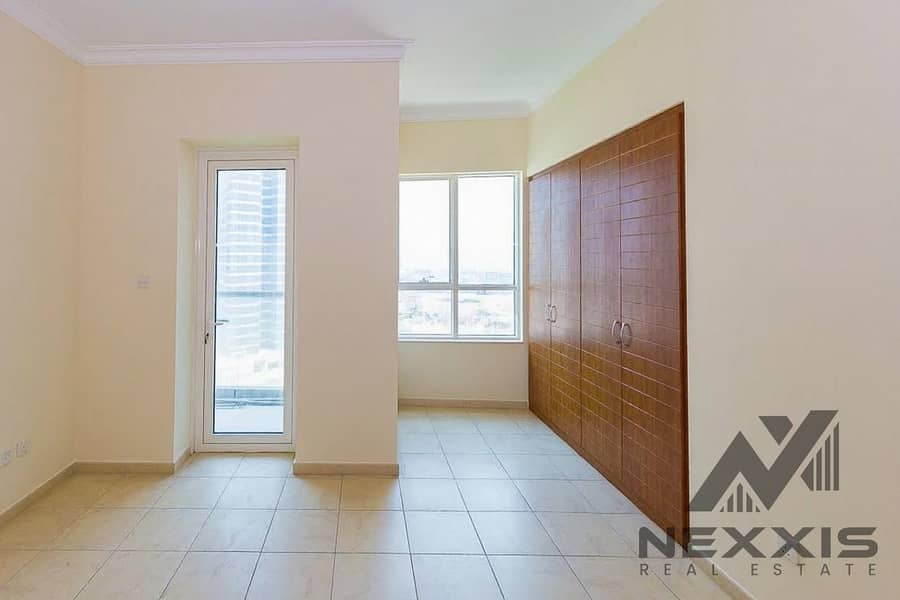 HUGE LAYOUT | LAKE VIEW | FAMILY ORIENTED