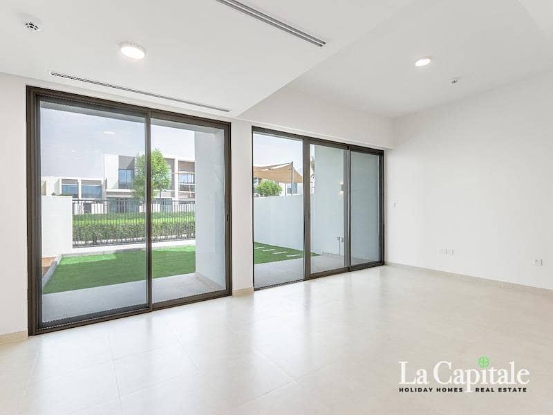 Ready to Move | Spacious Layout | Prime Locaiton