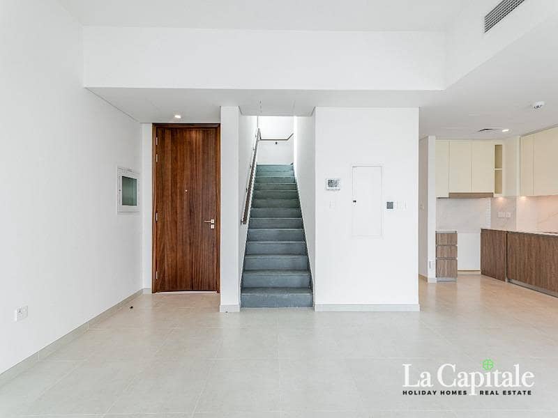 Ready to Move | Spacious Layout | Prime Locaiton - Image 6