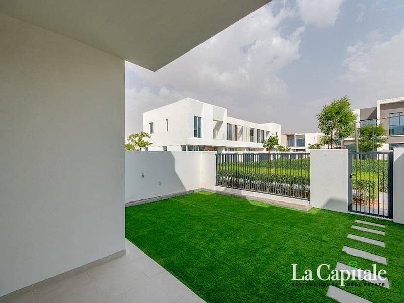 Ready to Move | Spacious Layout | Prime Locaiton - Image 18