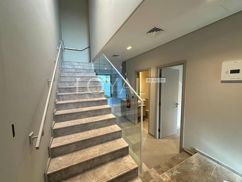 Single row Vacant unit Mortgage acceptable - Image 9