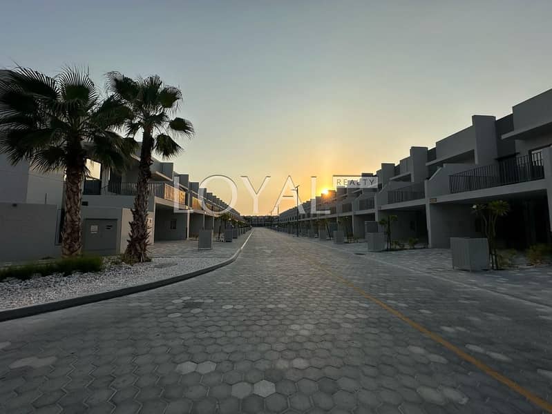 Single row Vacant unit Mortgage acceptable - Image 21