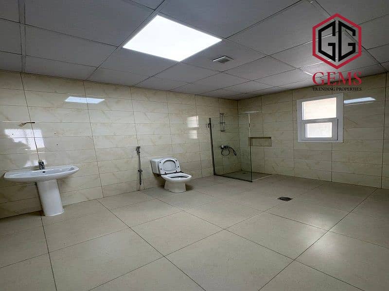 HUGE AREA | SERVANT BLOCK | PRIVATE POOL | GARDEN - Image 9