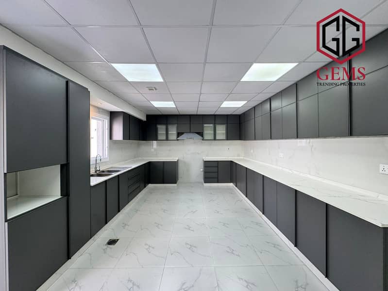 HUGE AREA | SERVANT BLOCK | PRIVATE POOL | GARDEN - Image 10