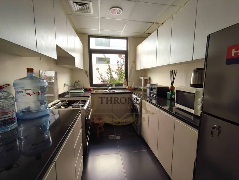 R2EM - SIngle Row - Vacant - Unfurnished - Image 6