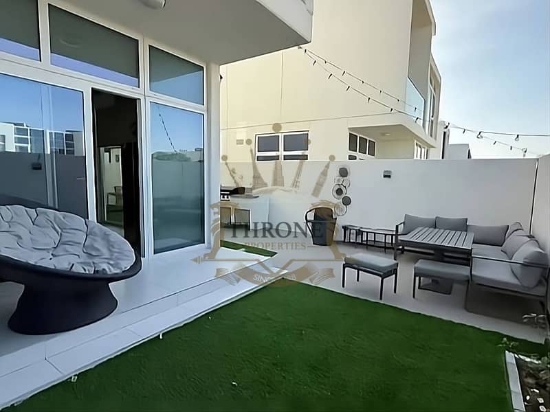 V2|HUGE PLOT|SINGLE ROW|STAND ALONE - Image 7