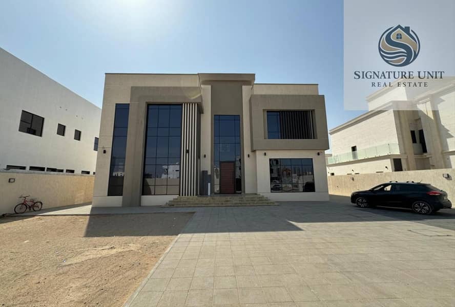 | MODERN DESIGN | GREAT LOCATION | READY TO MOVE |