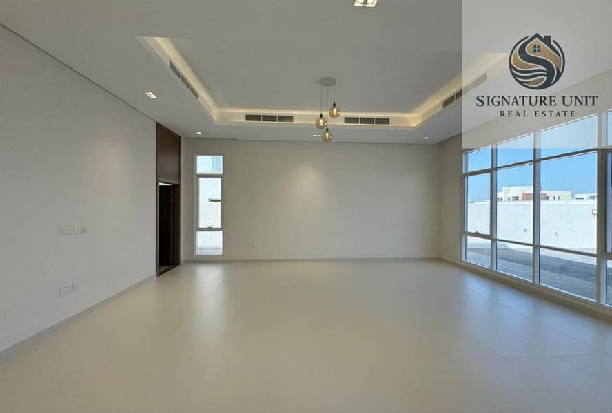 | MODERN DESIGN | GREAT LOCATION | READY TO MOVE |