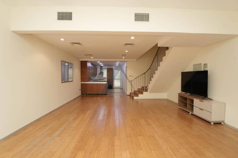 Fully Renovated | Unfurnished | Private Garden - Image 7