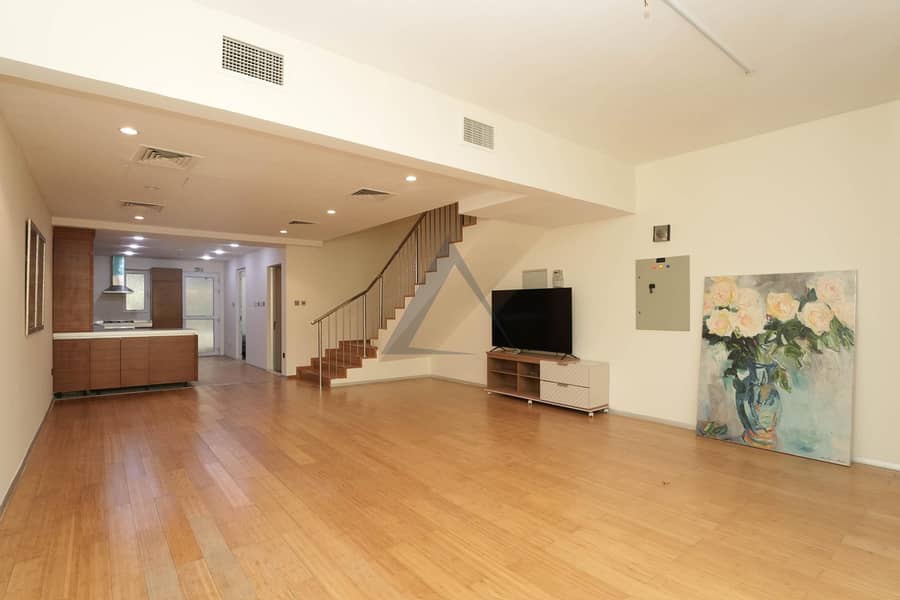 Fully Renovated | Unfurnished | Private Garden - Image 8