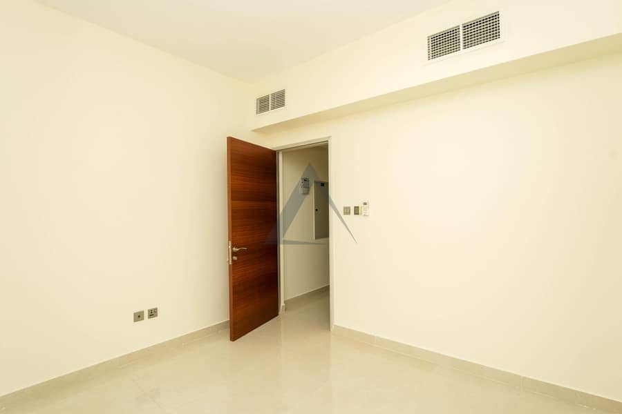 Fully Renovated | Unfurnished | Private Garden - Image 15