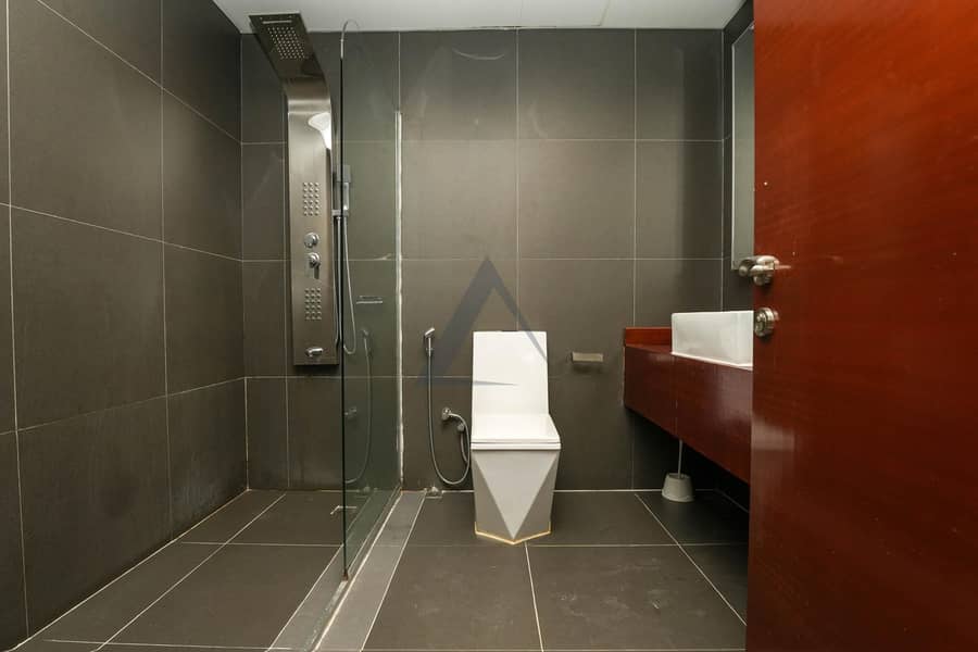 Fully Renovated | Unfurnished | Private Garden - Image 27