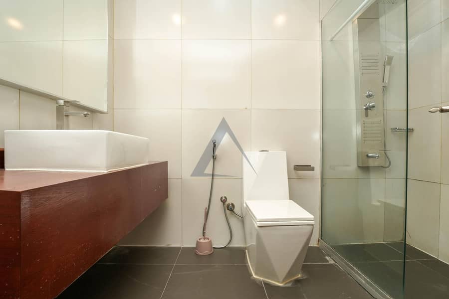 Fully Renovated | Unfurnished | Private Garden - Image 28