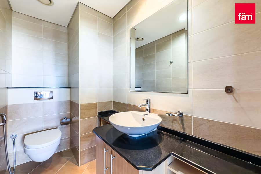 Unfurnished | Park View | Close to Tram - Image 12