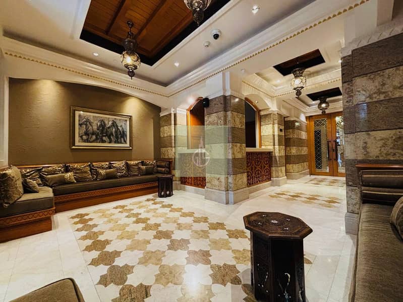 Spacious 2 Bedroom Apartment | BLVD And Pool View| Dubai