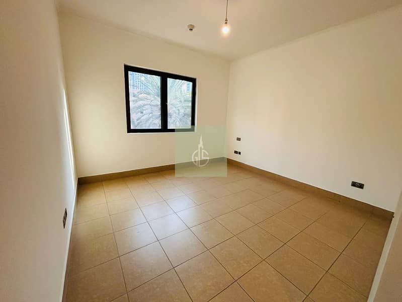 Spacious 2 Bedroom Apartment | BLVD And Pool View| Dubai - Image 7