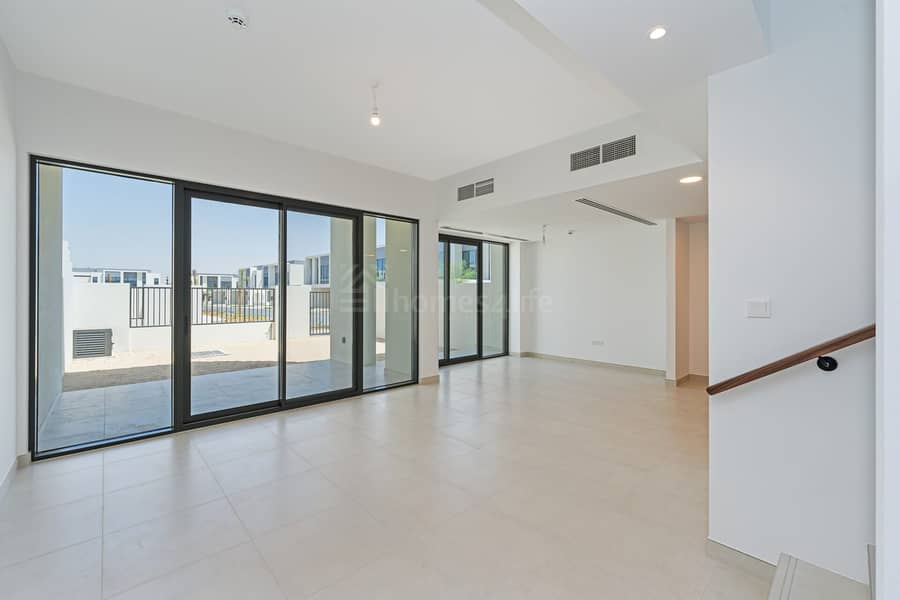 MODERN 3BEDROOM | POOL & PARK FACING | MESSAGE US