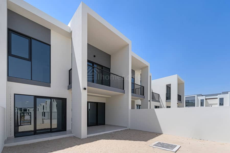 MODERN 3BEDROOM | POOL & PARK FACING | MESSAGE US - Image 18