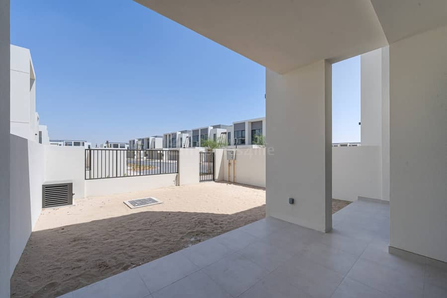 MODERN 3BEDROOM | POOL & PARK FACING | MESSAGE US - Image 20