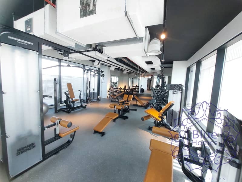 Good size 2BD stunning layout ready to move in