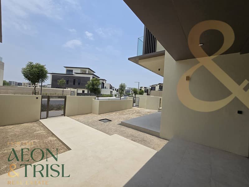 Super Corner | Park Backing | Sky Terrace Villa