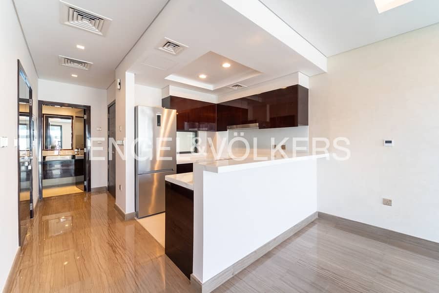 Big Layout | Just Handed Over| Single Row