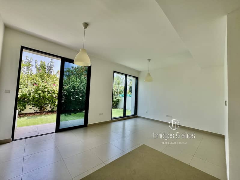 LARGE PLOT 4 BED | 2E | CORNER END VILLA | VACANT