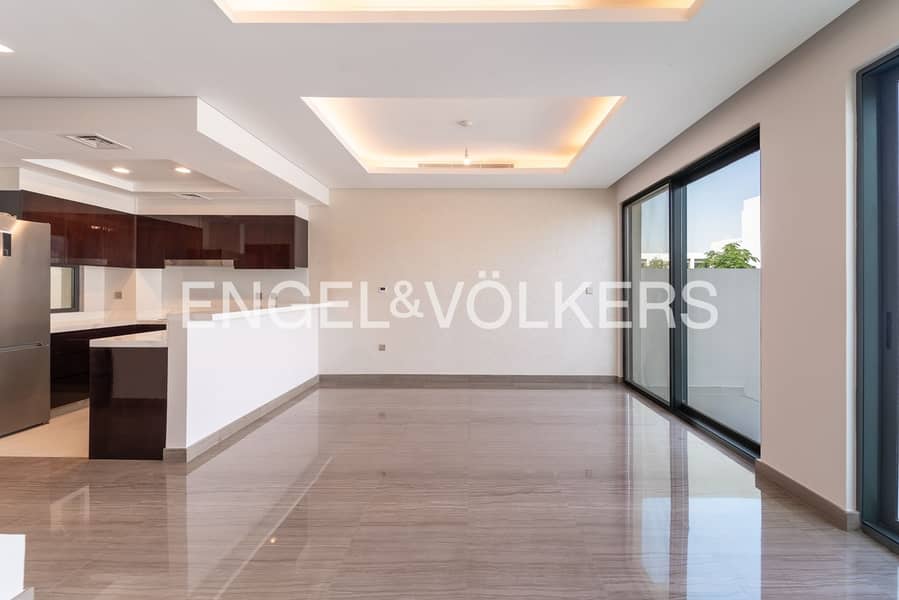 Big Layout | Just Handed Over| Single Row