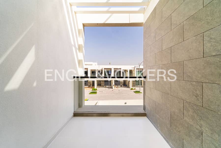 Big Layout | Just Handed Over| Single Row - Image 8