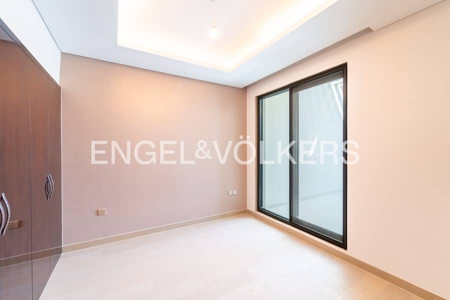 Big Layout | Just Handed Over| Single Row - Image 9