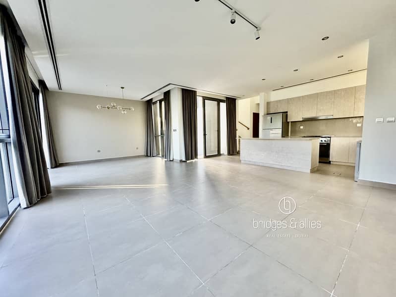 CORNER END VILLA | LARGEST PLOT | PARK BACKING - Image 9