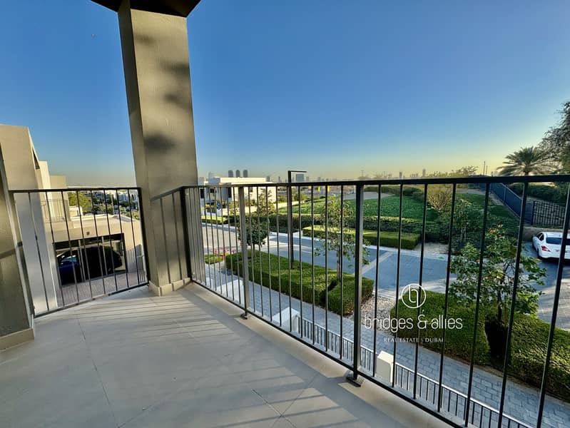 CORNER END VILLA | LARGEST PLOT | PARK BACKING - Image 11