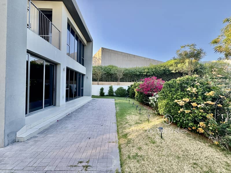 CORNER END VILLA | LARGEST PLOT | PARK BACKING - Image 18