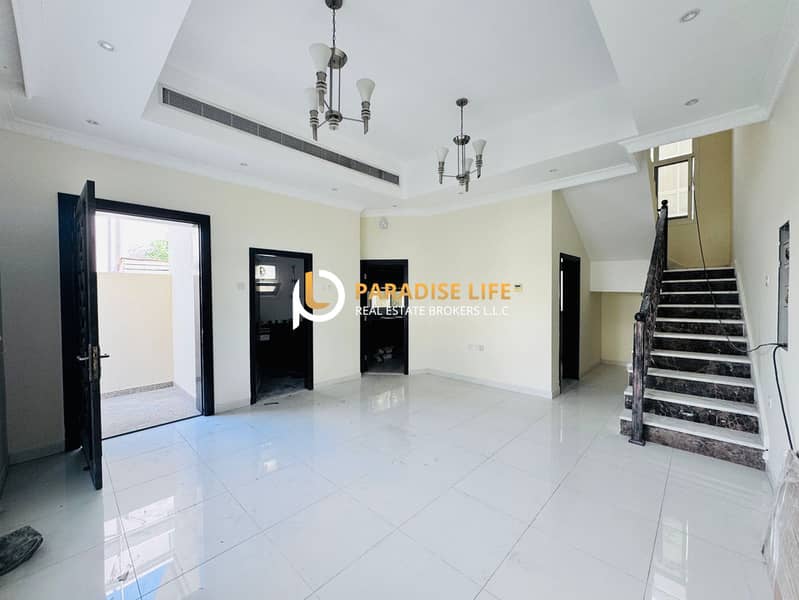 HOT DEAL 4 BEDROOM ALL EN SUITE PLUS MAIDS PVT ENTRANCE COVERD PARKING CLOSED KITCHEN