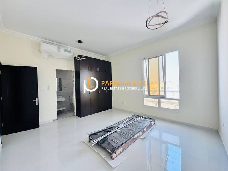 HOT DEAL 4 BEDROOM ALL EN SUITE PLUS MAIDS PVT ENTRANCE COVERD PARKING CLOSED KITCHEN