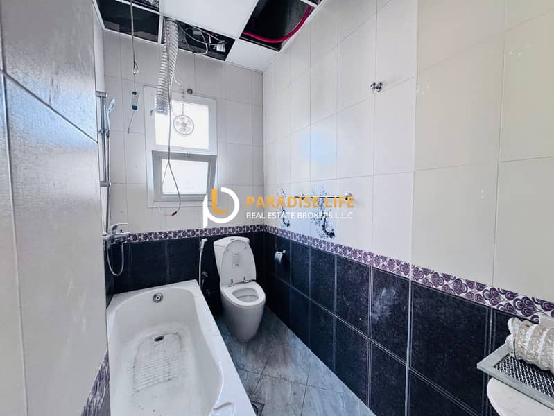 HOT DEAL 4 BEDROOM ALL EN SUITE PLUS MAIDS PVT ENTRANCE COVERD PARKING CLOSED KITCHEN - Image 8