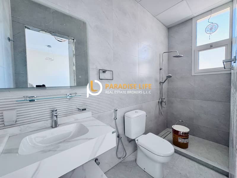 HOT DEAL 4 BEDROOM ALL EN SUITE PLUS MAIDS PVT ENTRANCE COVERD PARKING CLOSED KITCHEN - Image 9