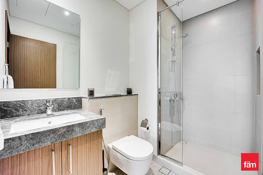 Vacant | Fully Furnished | Sea View | Upgraded - Image 12