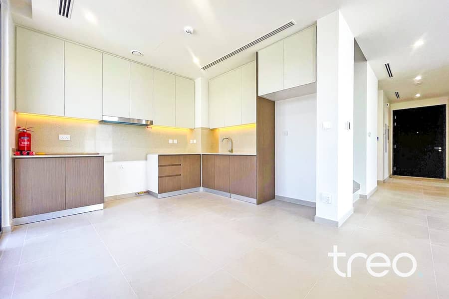 Biggest Plot | On The Pool | Brand New