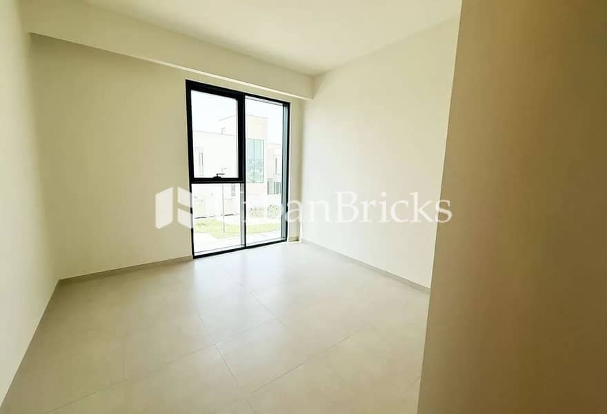 Brand New l Park Facing l Single Row