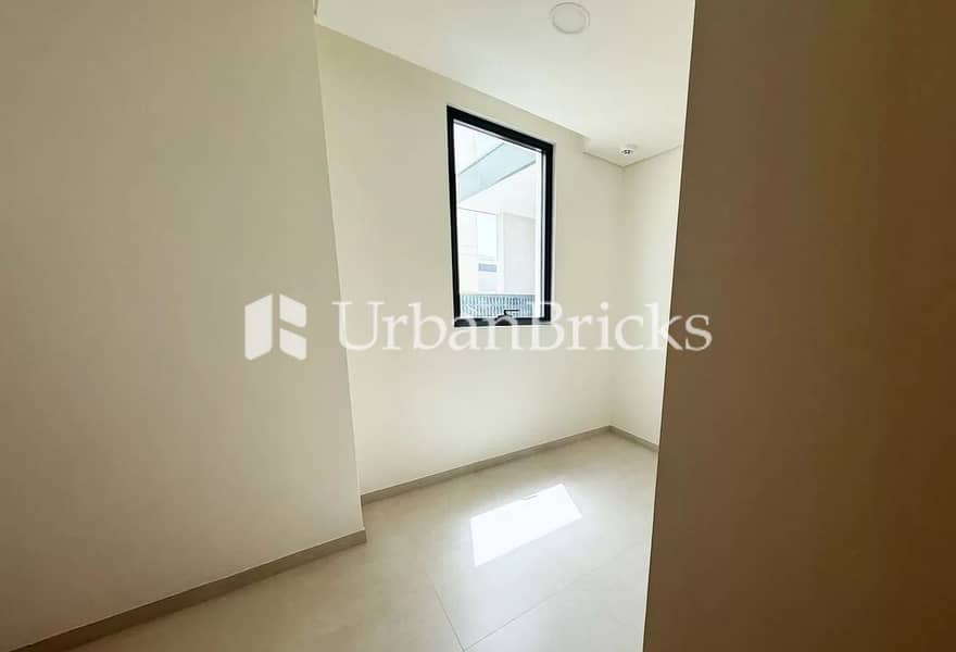 Brand New l Park Facing l Single Row