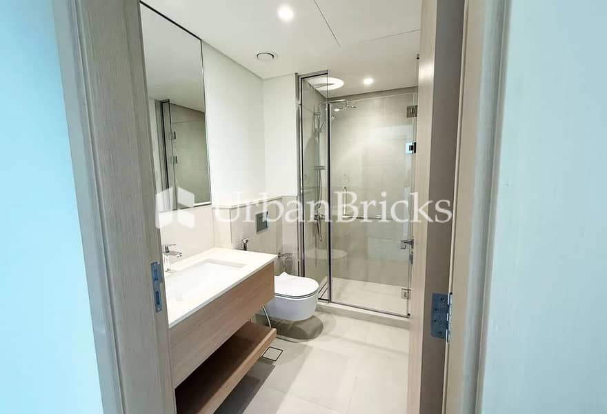 Brand New l Park Facing l Single Row - Image 6