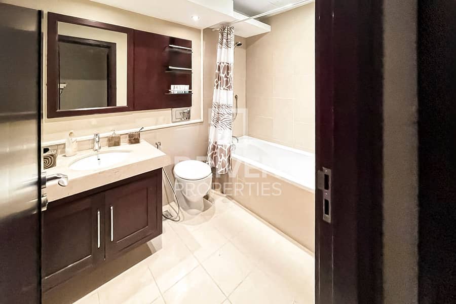 Furnished | Full Lake View | Ready to Move In - Image 9