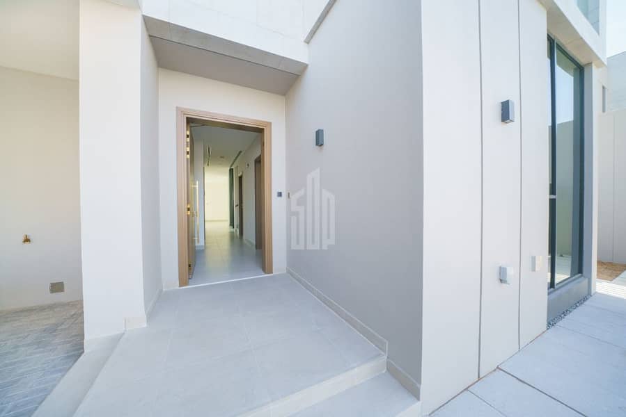 Brand New | Ready to Move-In | Stunning - Image 12