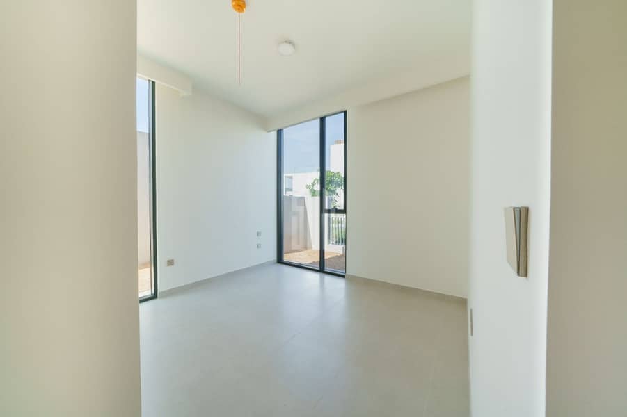 Brand New | Ready to Move-In | Stunning - Image 14