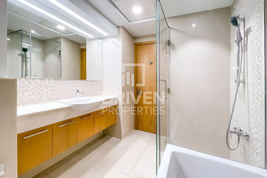 Full Burj Khalifa View | Rare Unit | Best Price - Image 11