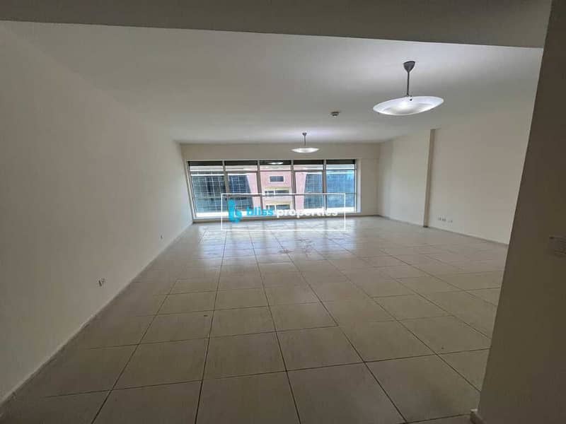 1 BED | UNFURNISHED | VACANT | CAR PARK